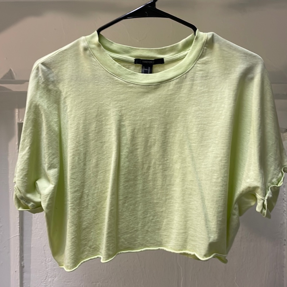 Pale Green Cropped Tee (Size: M)
